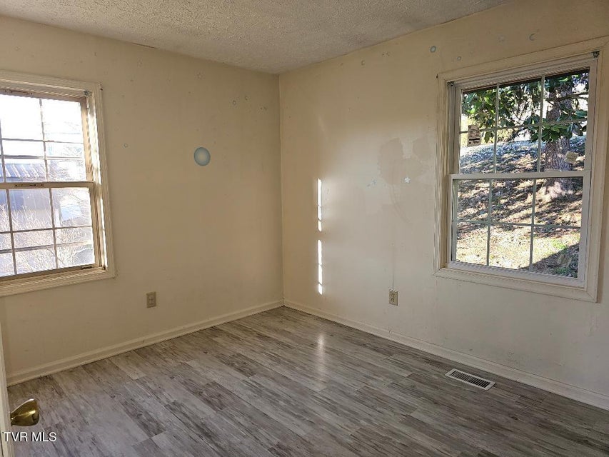 Photo #10: 2617 Banner Street