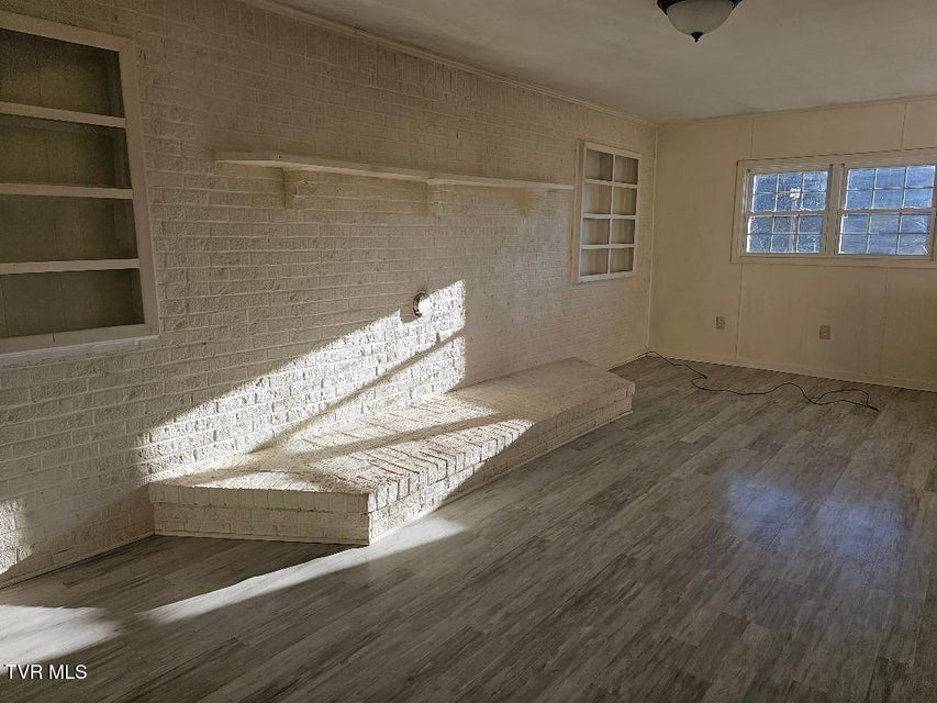 Photo #13: 2617 Banner Street