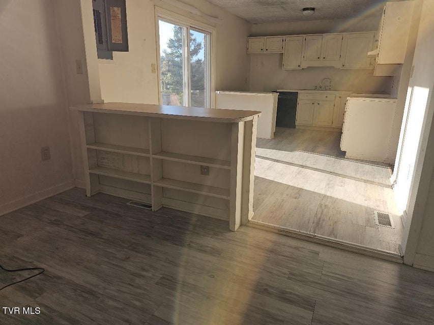 Photo #16: 2617 Banner Street