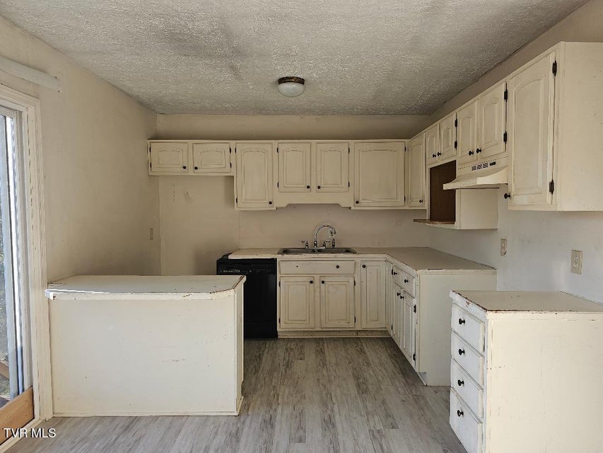 Photo #17: 2617 Banner Street