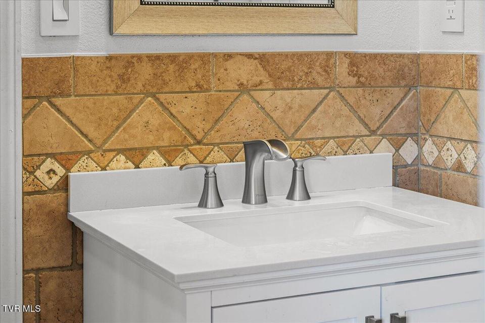 Photo #25: 225 Mary Lamons Road