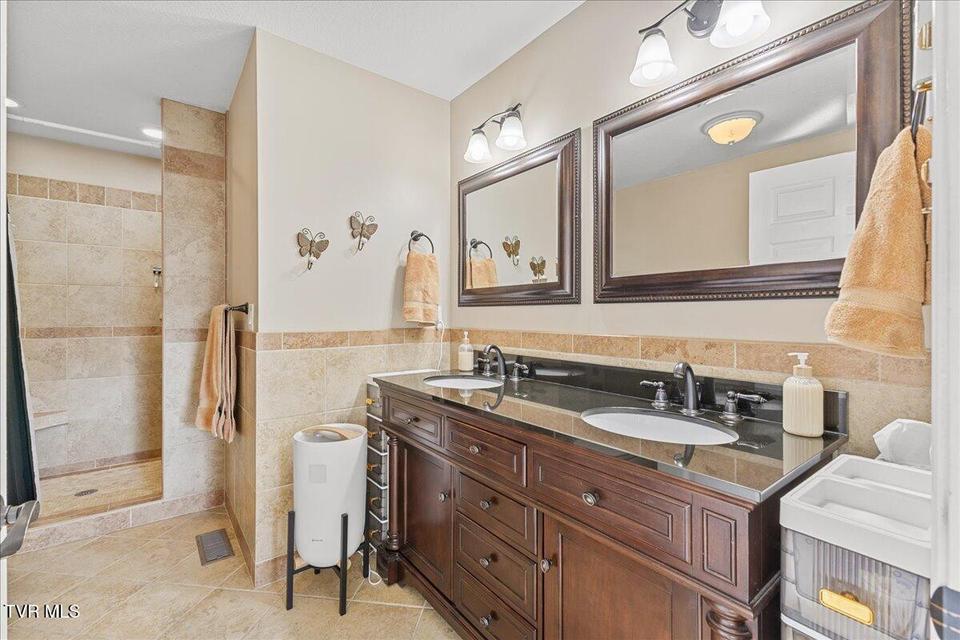 Photo #93: 225 Mary Lamons Road