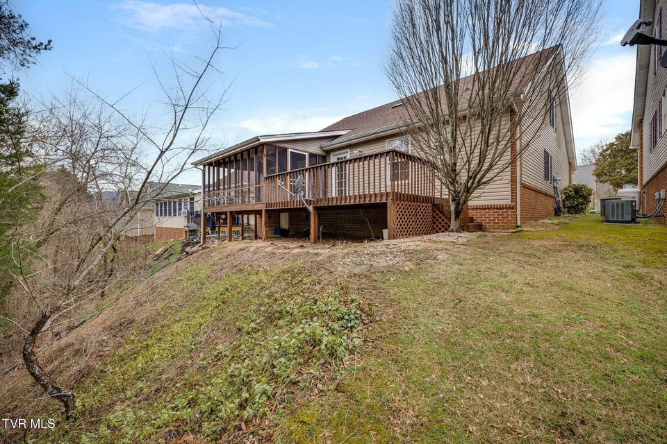 Photo #39: 613 Willowcrest Place