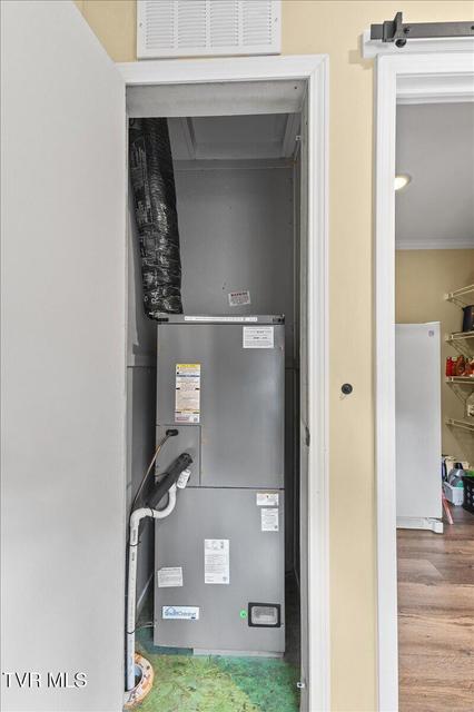 Photo #28: 933 Hunting Hill Road