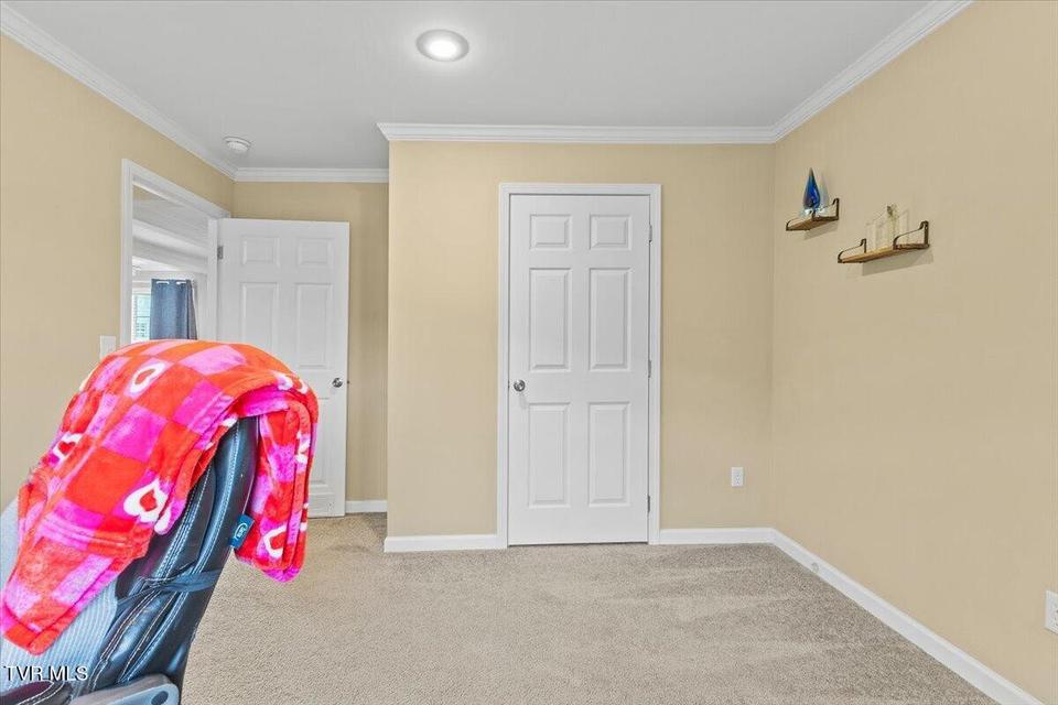 Photo #34: 933 Hunting Hill Road