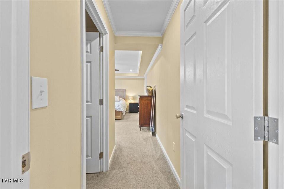 Photo #42: 933 Hunting Hill Road