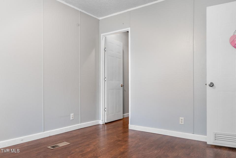 Photo #26: 113 Pinecrest Road