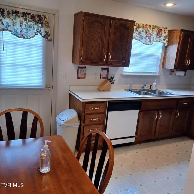 Photo #7: 23 Pepper Ridge Court