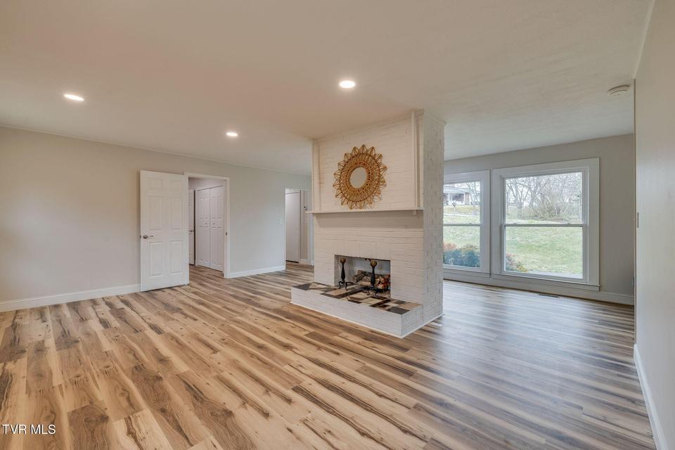 Photo #8: 157 Hawk Street