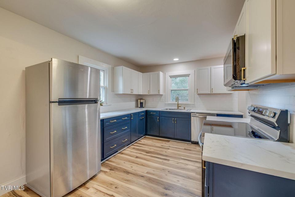 Photo #15: 157 Hawk Street