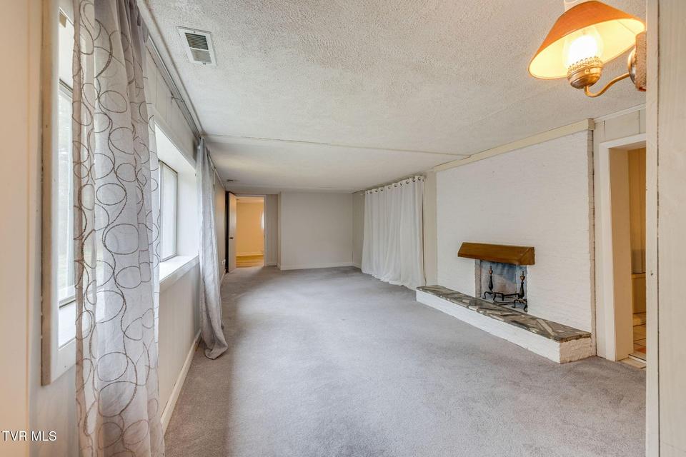 Photo #21: 157 Hawk Street