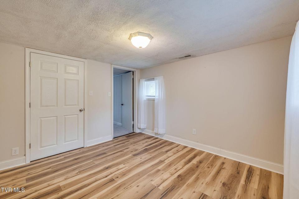 Photo #27: 157 Hawk Street