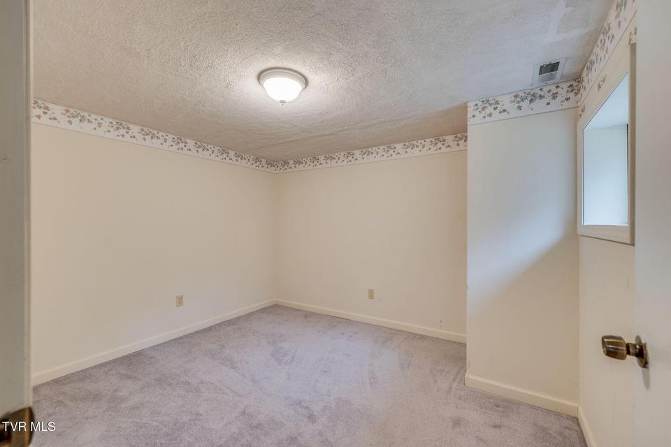 Photo #31: 157 Hawk Street