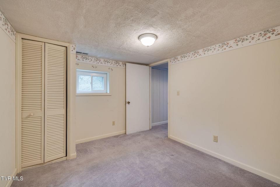 Photo #33: 157 Hawk Street