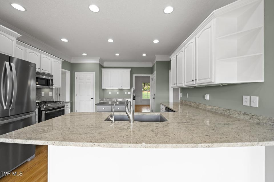 Photo #7: 295 Southridge Drive