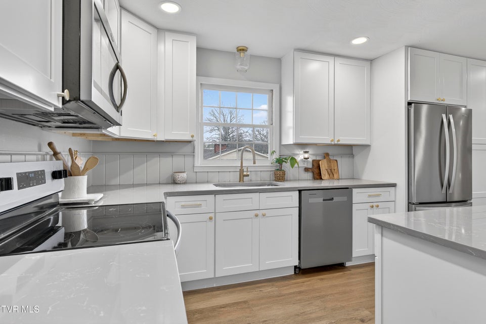 Photo #14: 867 Wayne Avenue