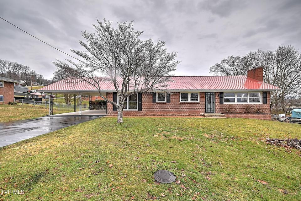 Photo #2: 129 Thompson Street