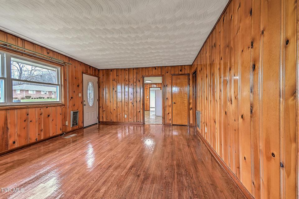 Photo #7: 129 Thompson Street