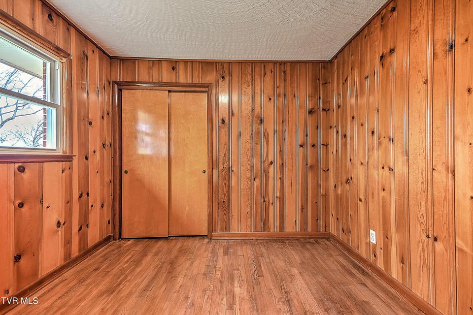 Photo #18: 129 Thompson Street