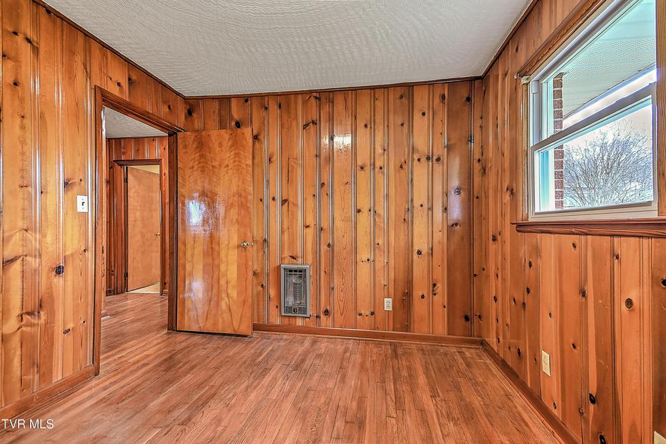 Photo #19: 129 Thompson Street