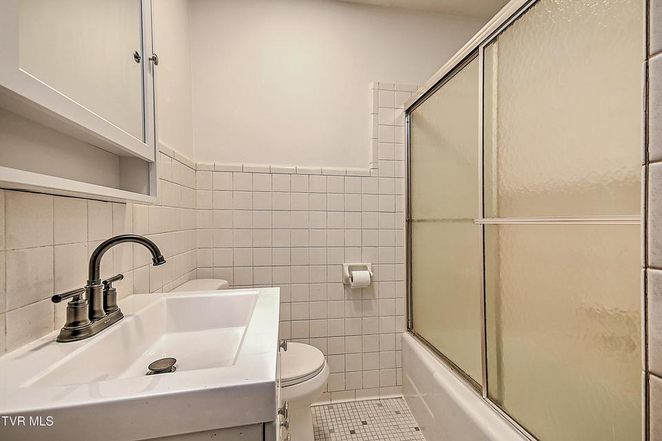 Photo #13: 129 Thompson Street