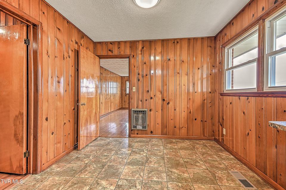 Photo #12: 129 Thompson Street