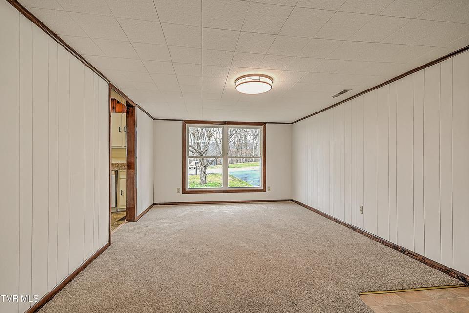 Photo #26: 129 Thompson Street