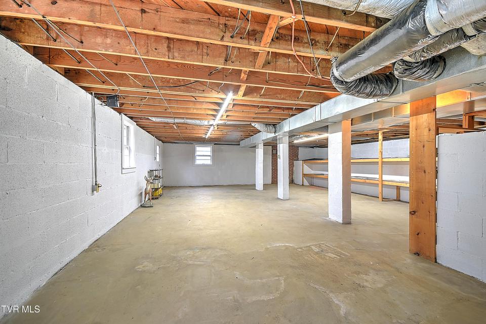 Photo #27: 129 Thompson Street