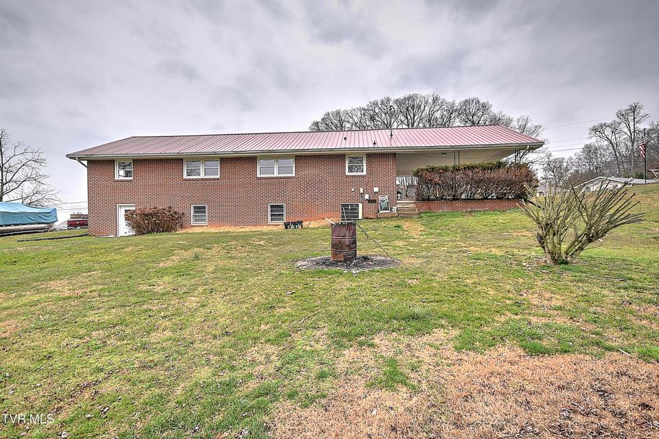 Photo #33: 129 Thompson Street