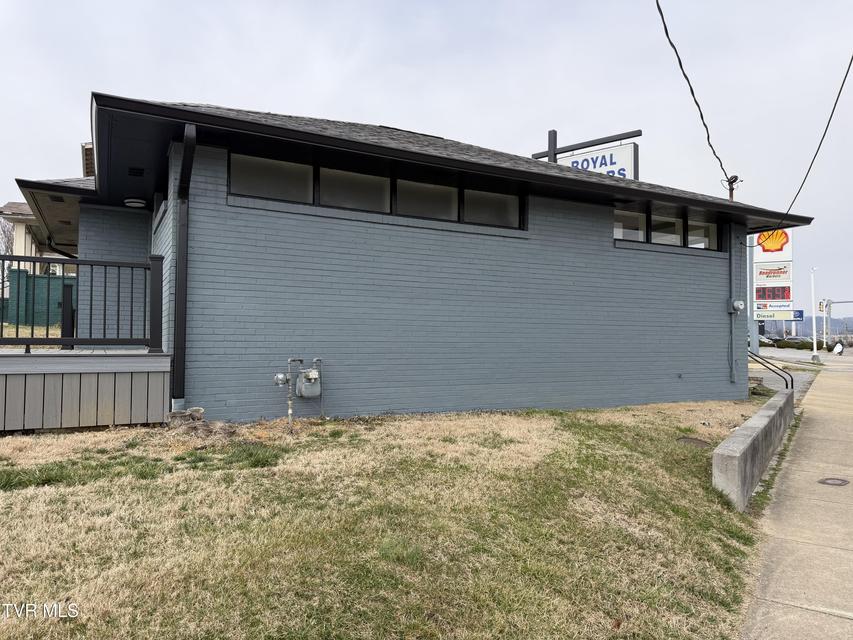 Photo #5: 416 Volunteer Parkway