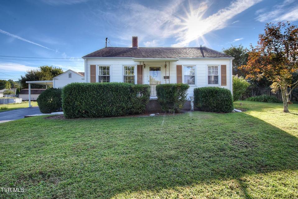 Photo #2: 816 Riverview Drive