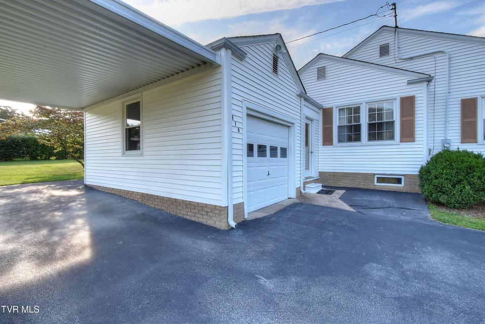 Photo #5: 816 Riverview Drive