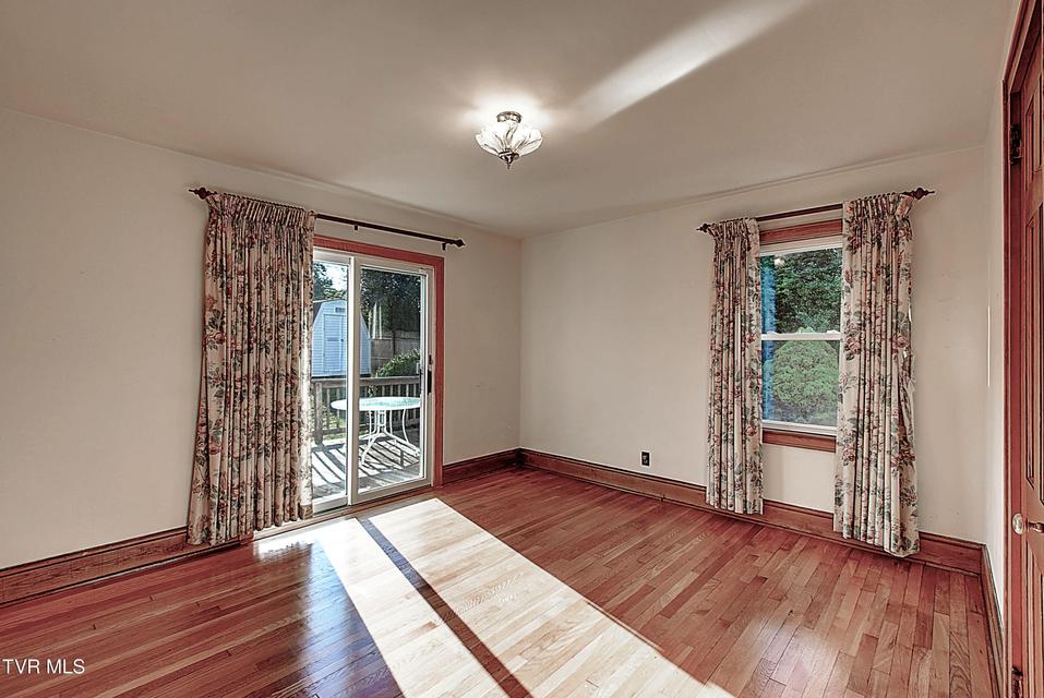 Photo #17: 816 Riverview Drive