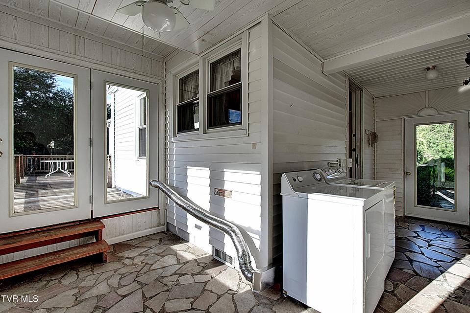 Photo #24: 816 Riverview Drive