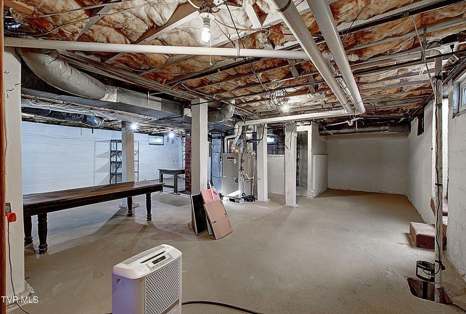 Photo #26: 816 Riverview Drive