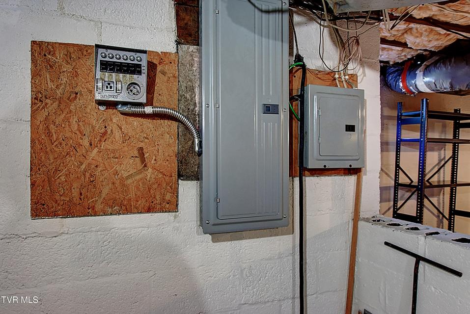 Photo #32: 816 Riverview Drive