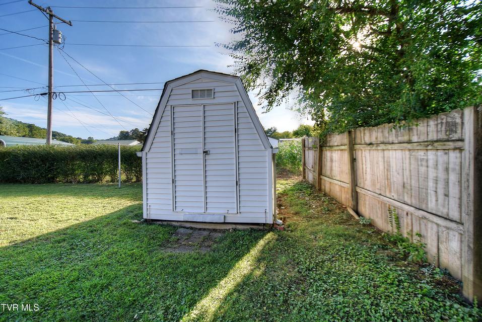 Photo #36: 816 Riverview Drive