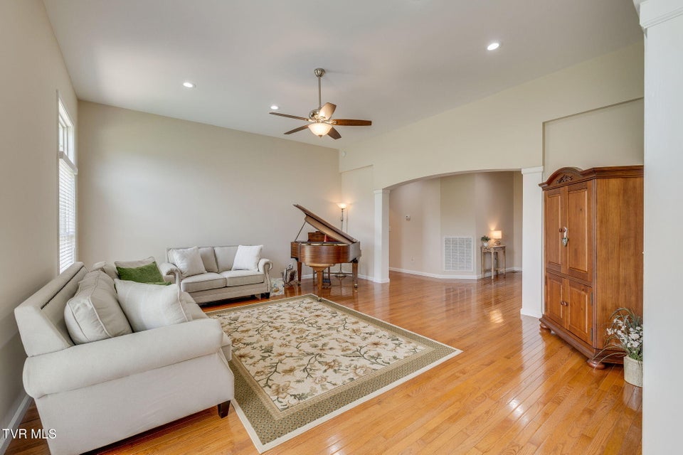 Photo #5: 15 Dale Court