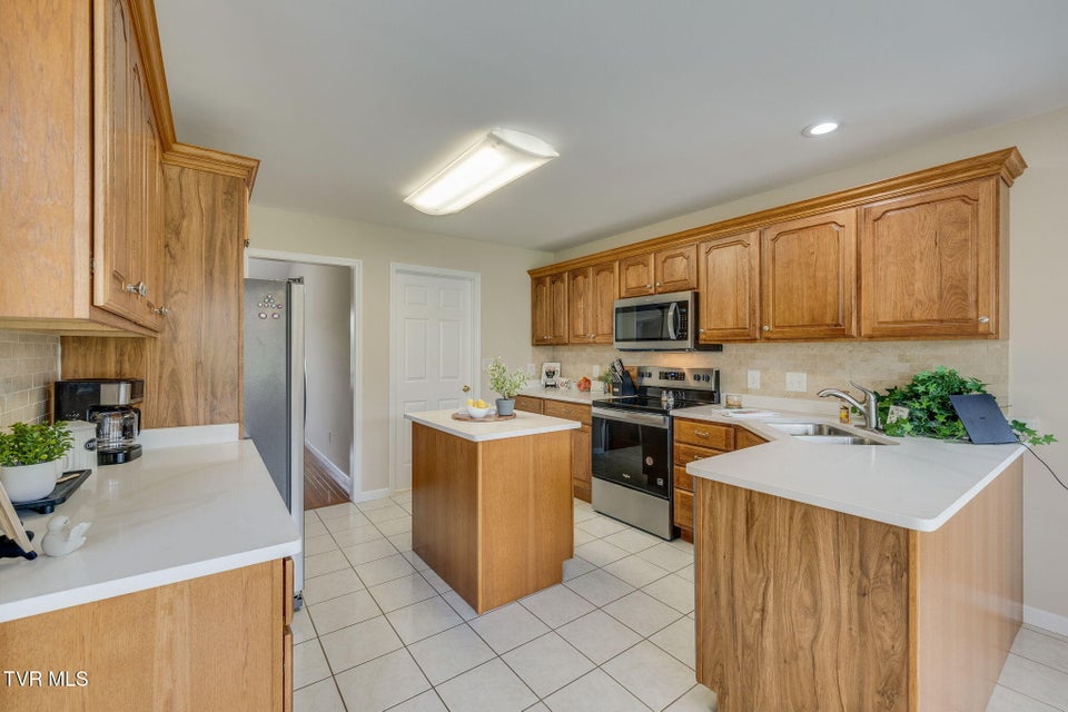 Photo #9: 15 Dale Court