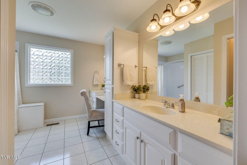 Photo #25: 15 Dale Court