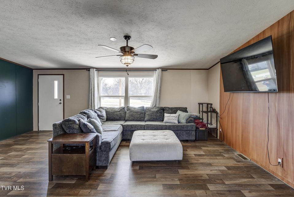 Photo #4: 35 Windsor Street