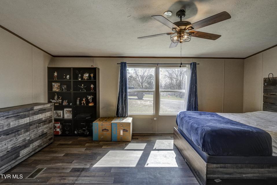 Photo #18: 35 Windsor Street