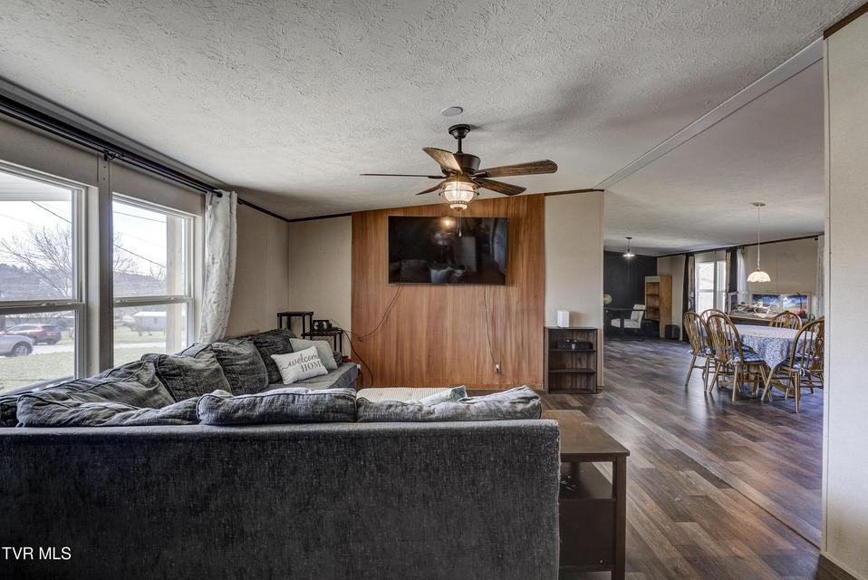 Photo #6: 35 Windsor Street