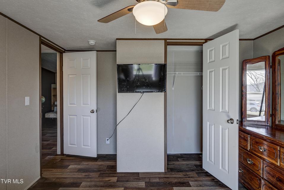 Photo #29: 35 Windsor Street