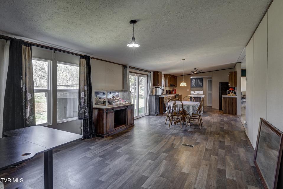 Photo #14: 35 Windsor Street