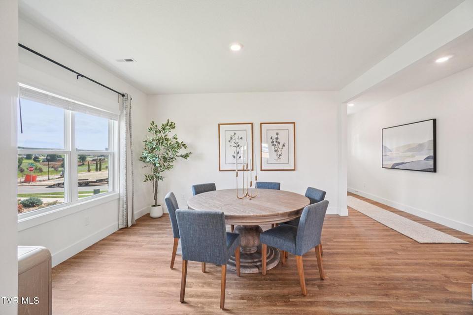 Photo #13: 375 Alta Tree Blvd 