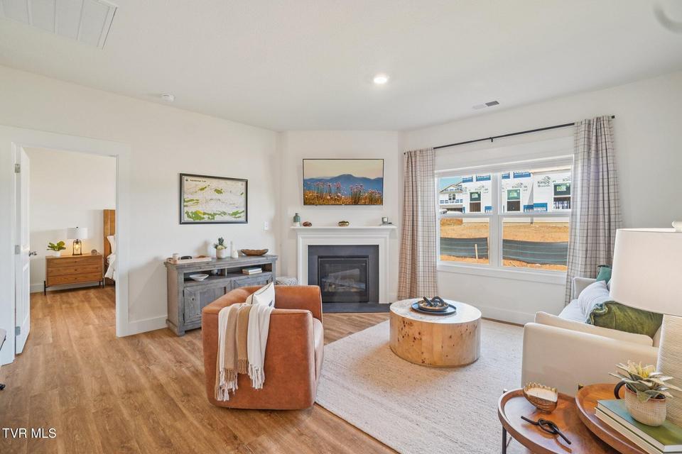 Photo #9: 379 Alta Tree Blvd 