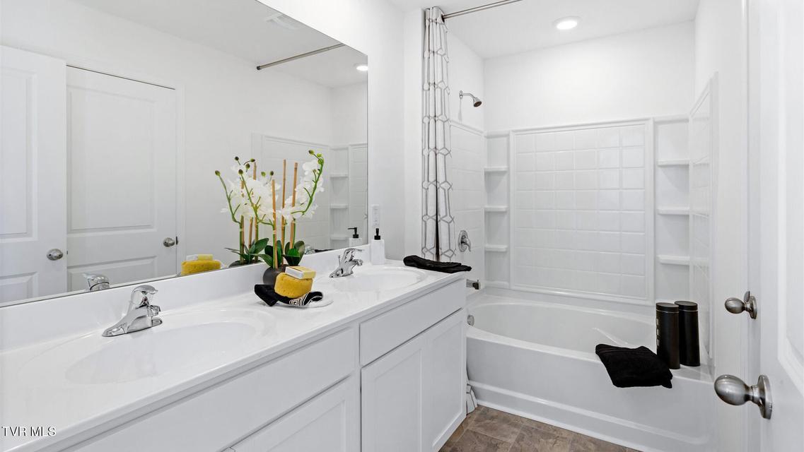 Photo #17: 387 Alta Tree Blvd 