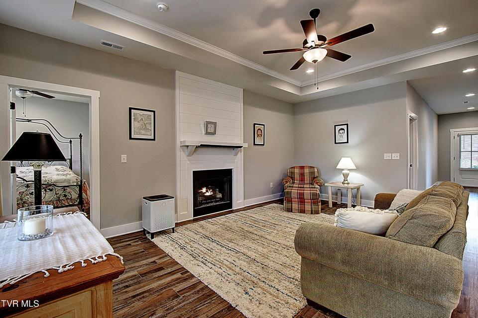 Photo #9: 1417 Lemongrass Drive