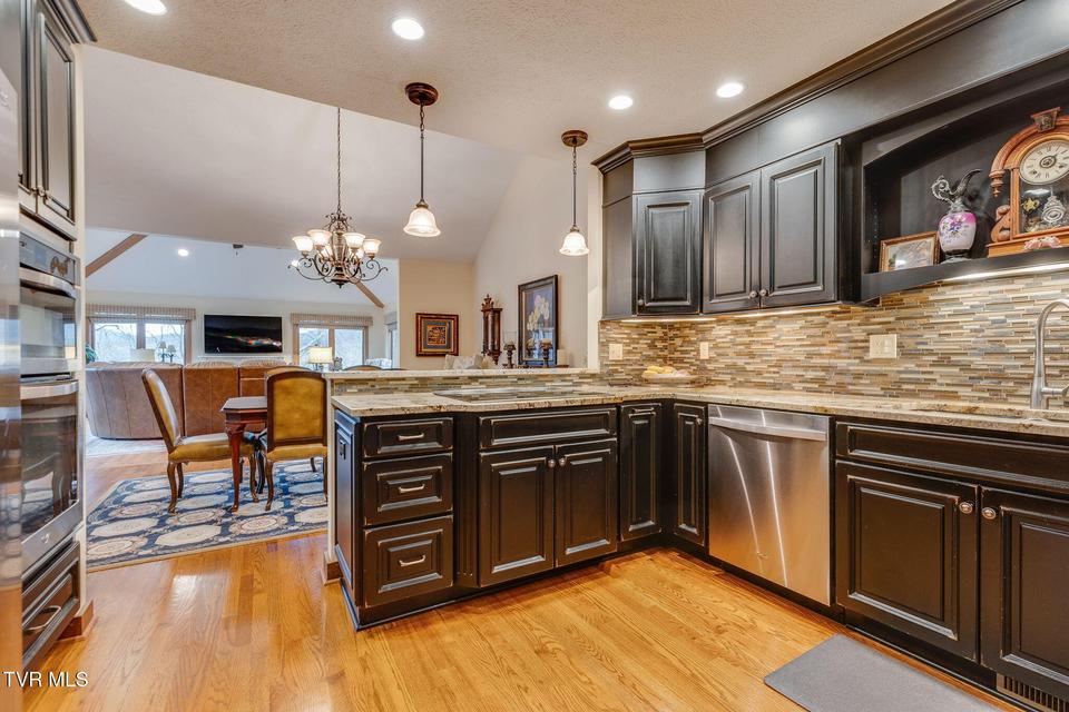 Photo #12: 80 Crown Circle